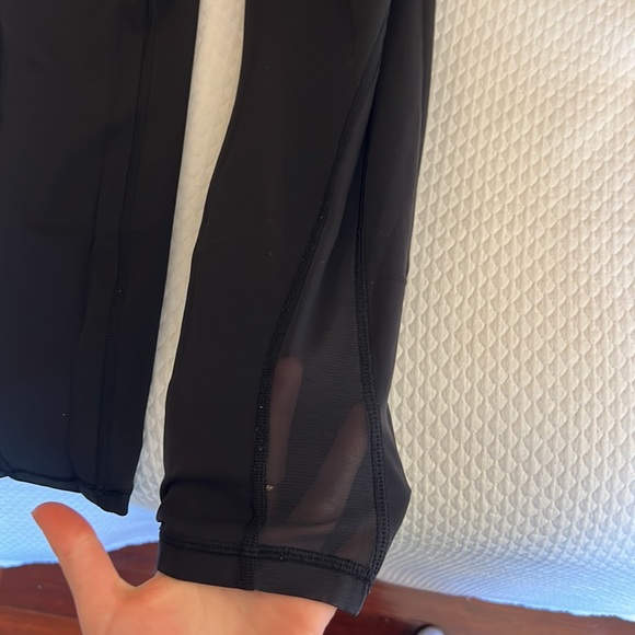 Lululemon Train Times 7/8 Legging in black size 6 - Picture 11 of 11